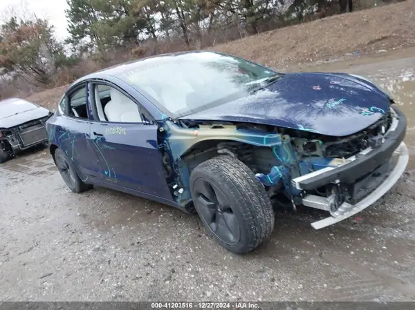 5YJ3E1EA6KF323642 2019 TESLA MODEL 3 - Image 1