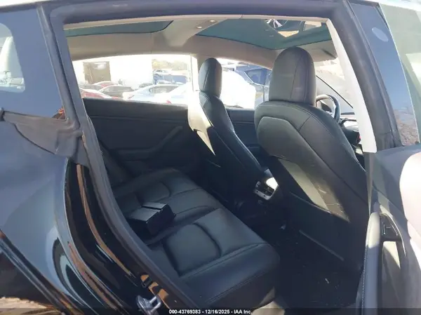 5YJ3E1EA6KF323947 2019 TESLA MODEL 3 - Image 8
