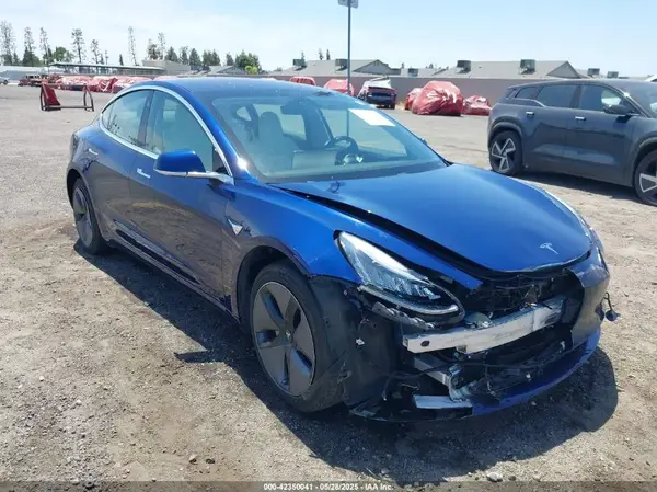 5YJ3E1EA6KF324452 2019 TESLA MODEL 3 - Image 1