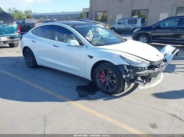 5YJ3E1EA6KF326587 2019 TESLA MODEL 3 - Image 1