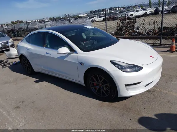 5YJ3E1EA6KF326668 2019 TESLA MODEL 3 - Image 1