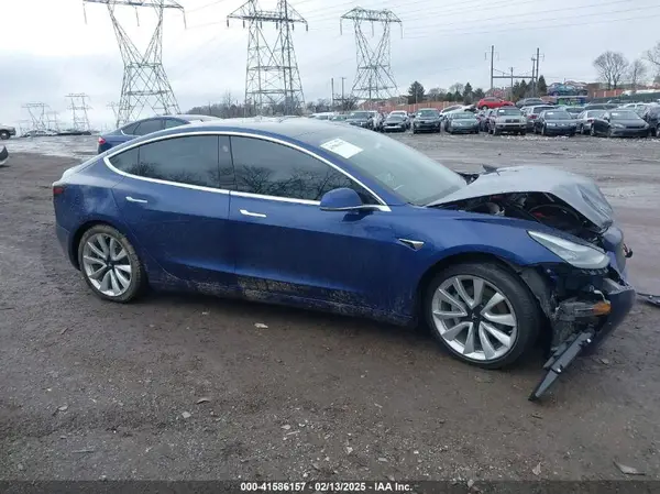 5YJ3E1EA6KF332812 2019 TESLA MODEL 3 - Image 1