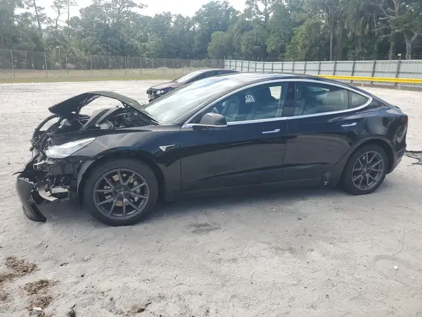 5YJ3E1EA6KF394744 2019 TESLA MODEL 3 - Image 1