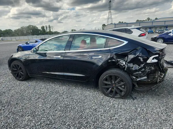 5YJ3E1EA6KF398213 2019 TESLA MODEL 3 - Image 2