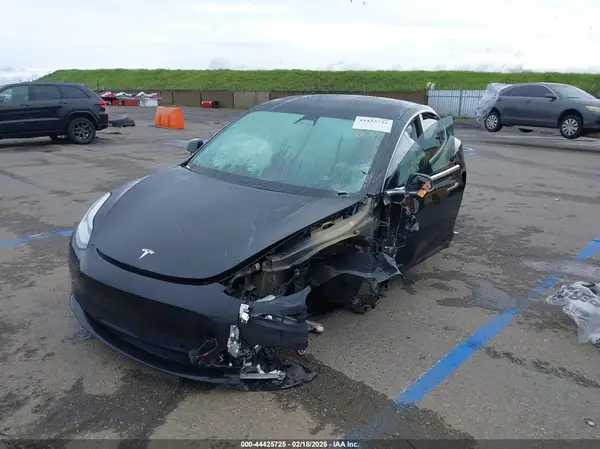 5YJ3E1EA6KF444896 2019 TESLA MODEL 3 - Image 2