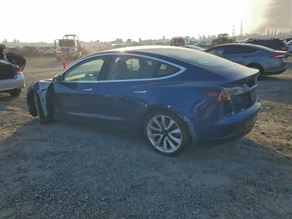 5YJ3E1EA6KF447054 2019 TESLA MODEL 3 - Image 2