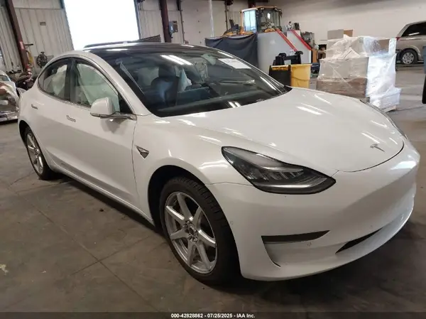 5YJ3E1EA6KF466784 2019 TESLA MODEL 3 - Image 1