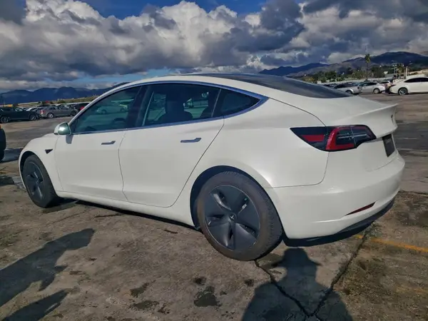 5YJ3E1EA6KF483620 2019 TESLA MODEL 3 - Image 2