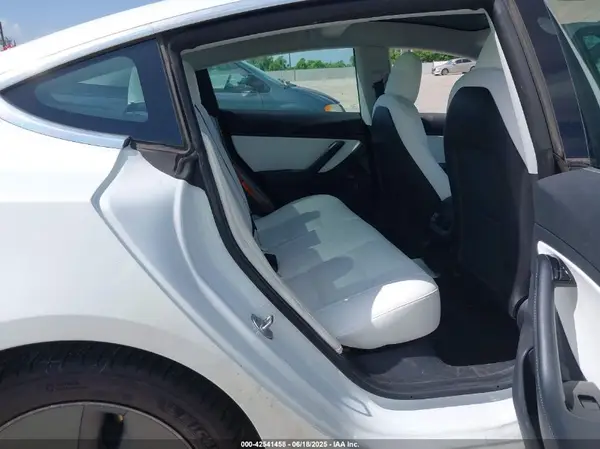 5YJ3E1EA6KF486503 2019 TESLA MODEL 3 - Image 8