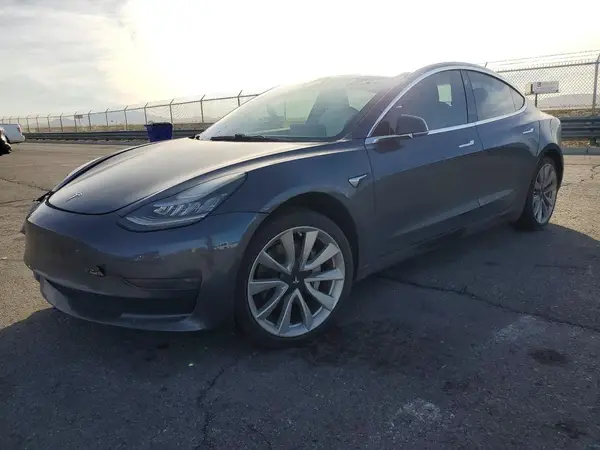 5YJ3E1EA6KF538082 2019 TESLA MODEL 3 - Image 1