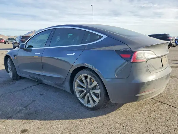 5YJ3E1EA6KF538082 2019 TESLA MODEL 3 - Image 2
