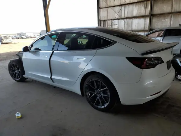 5YJ3E1EA6LF645215 2020 TESLA MODEL 3 - Image 2