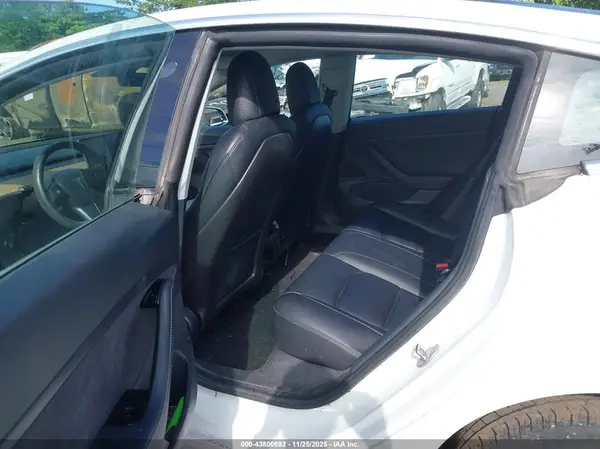 5YJ3E1EA6LF661687 2020 TESLA MODEL 3 - Image 8