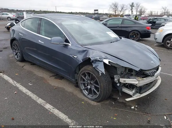 5YJ3E1EA6LF739241 2020 TESLA MODEL 3 - Image 1