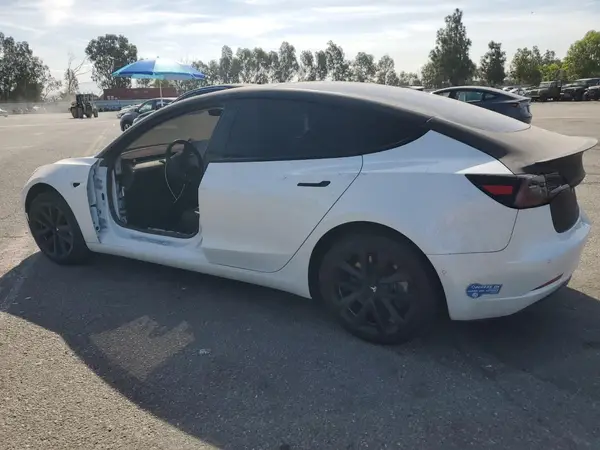 5YJ3E1EA6MF017690 2021 TESLA MODEL 3 - Image 2