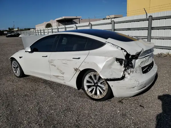 5YJ3E1EA6MF032335 2021 TESLA MODEL 3 - Image 2