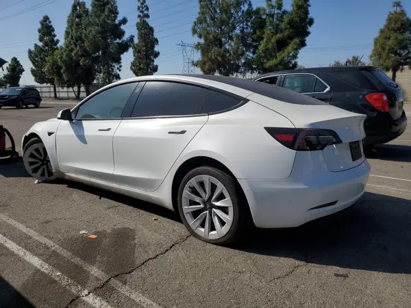 5YJ3E1EA6MF051368 2021 TESLA MODEL 3 - Image 2