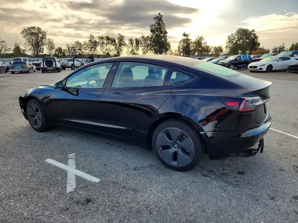 5YJ3E1EA6MF067019 2021 TESLA MODEL 3 - Image 2