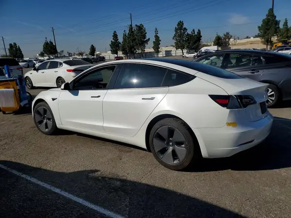 5YJ3E1EA6MF069398 2021 TESLA MODEL 3 - Image 2
