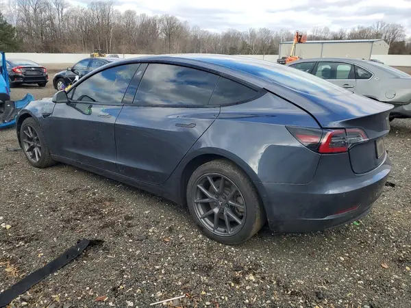 5YJ3E1EA6MF075413 2021 TESLA MODEL 3 - Image 2