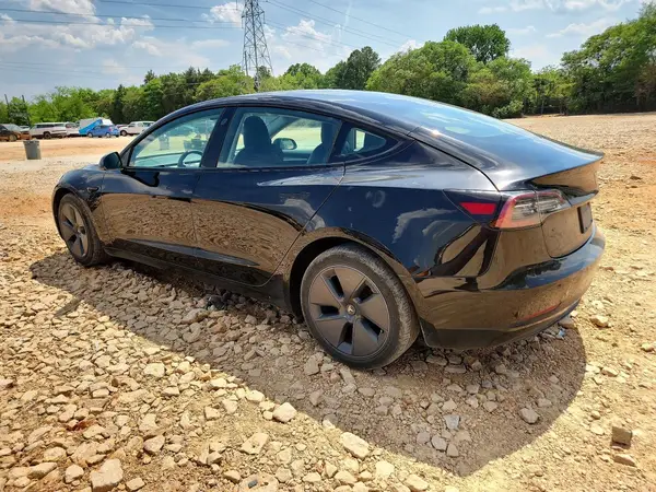 5YJ3E1EA6MF086783 2021 TESLA MODEL 3 - Image 2