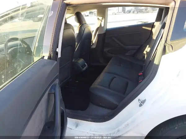 5YJ3E1EA6MF850552 2021 TESLA MODEL 3 - Image 8