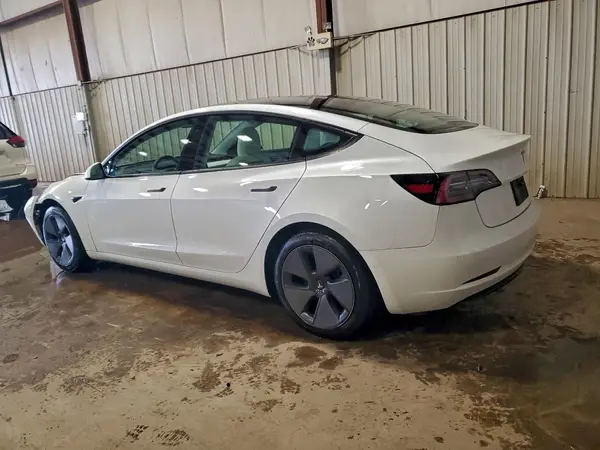 5YJ3E1EA6MF853824 2021 TESLA MODEL 3 - Image 2