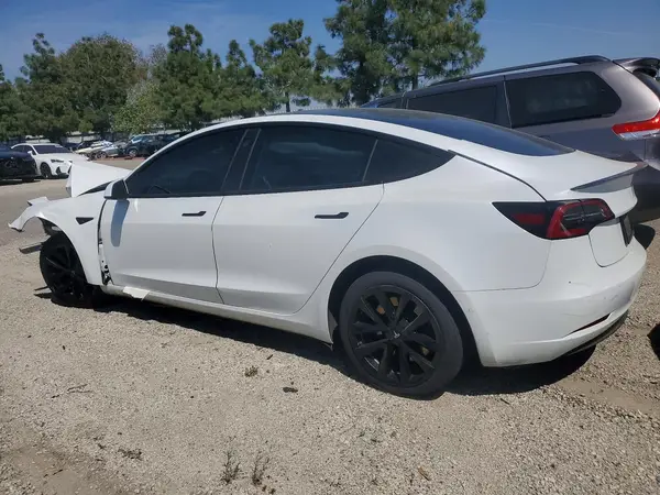 5YJ3E1EA6MF873572 2021 TESLA MODEL 3 - Image 2