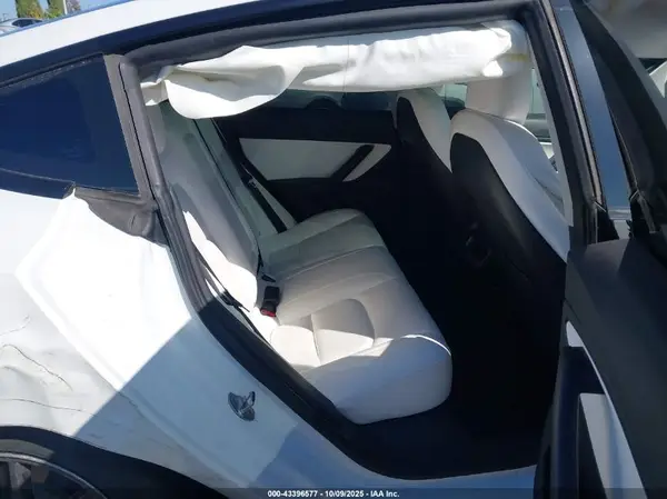 5YJ3E1EA6MF877864 2021 TESLA MODEL 3 - Image 8