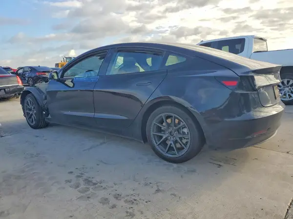 5YJ3E1EA6MF920793 2021 TESLA MODEL 3 - Image 2