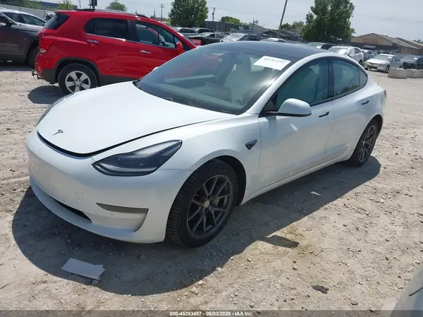 5YJ3E1EA6MF921703 2021 TESLA MODEL 3 - Image 2