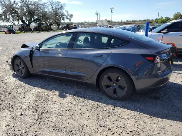 5YJ3E1EA6MF922690 2021 TESLA MODEL 3 - Image 2
