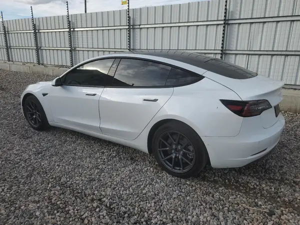 5YJ3E1EA6MF939473 2021 TESLA MODEL 3 - Image 2
