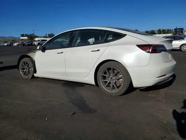 5YJ3E1EA6MF981884 2021 TESLA MODEL 3 - Image 2