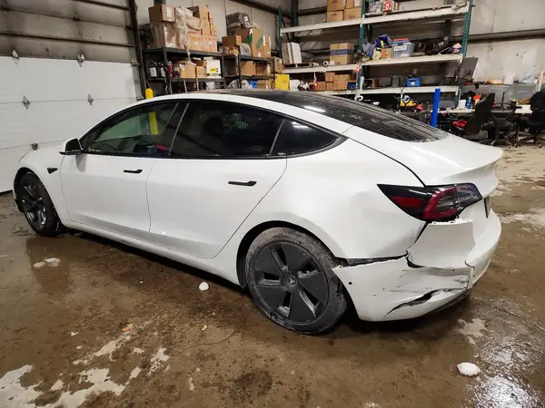 5YJ3E1EA6MF988768 2021 TESLA MODEL 3 - Image 2