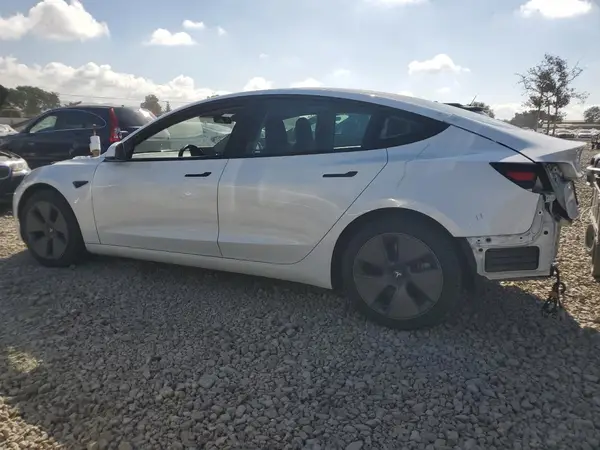 5YJ3E1EA6NF107245 2022 TESLA MODEL 3 - Image 2