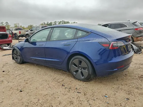 5YJ3E1EA6NF111361 2022 TESLA MODEL 3 - Image 2