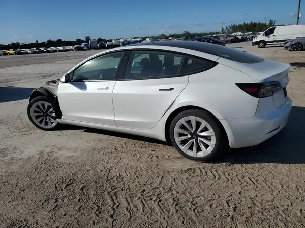 5YJ3E1EA6NF120092 2022 TESLA MODEL 3 - Image 2