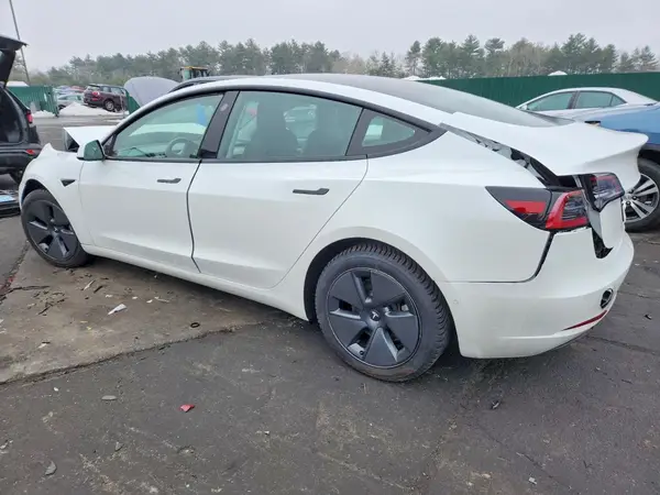 5YJ3E1EA6NF120464 2022 TESLA MODEL 3 - Image 2