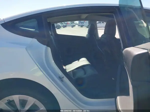5YJ3E1EA6NF135031 2022 TESLA MODEL 3 - Image 8