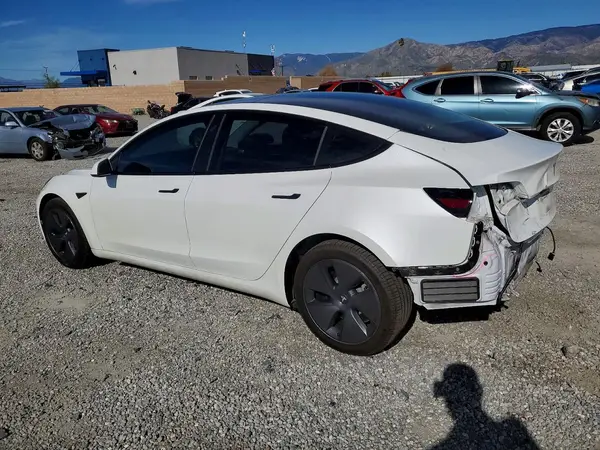 5YJ3E1EA6NF138981 2022 TESLA MODEL 3 - Image 2