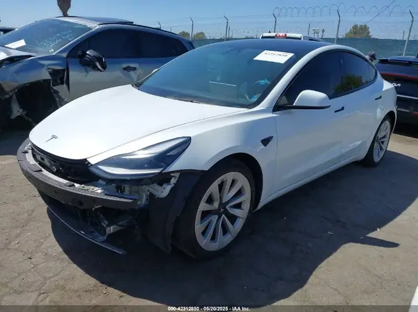 5YJ3E1EA6NF144568 2022 TESLA MODEL 3 - Image 2