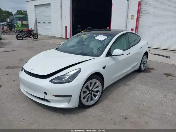 5YJ3E1EA6NF153853 2022 TESLA MODEL 3 - Image 2