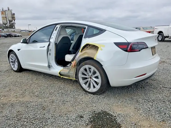 5YJ3E1EA6NF154968 2022 TESLA MODEL 3 - Image 2