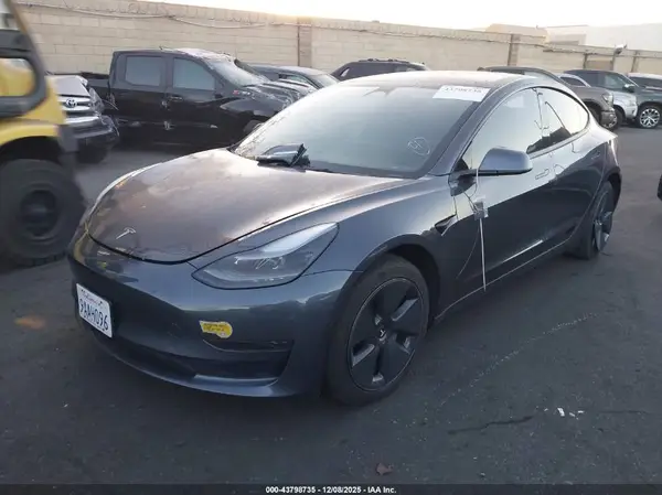 5YJ3E1EA6NF172015 2022 TESLA MODEL 3 - Image 2
