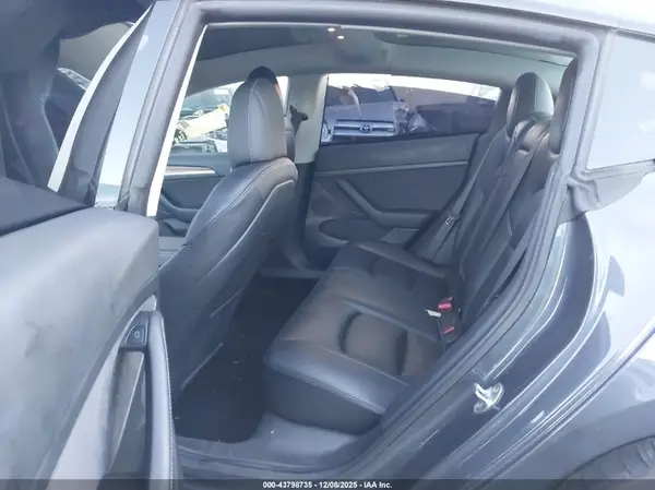 5YJ3E1EA6NF172015 2022 TESLA MODEL 3 - Image 8
