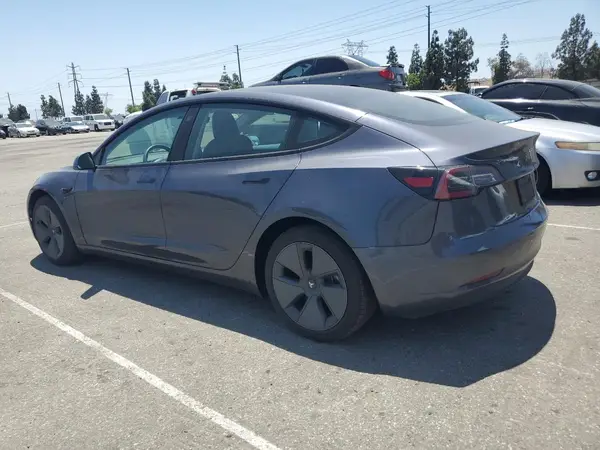 5YJ3E1EA6NF174105 2022 TESLA MODEL 3 - Image 2