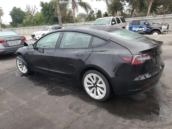 5YJ3E1EA6NF184729 2022 TESLA MODEL 3 - Image 2