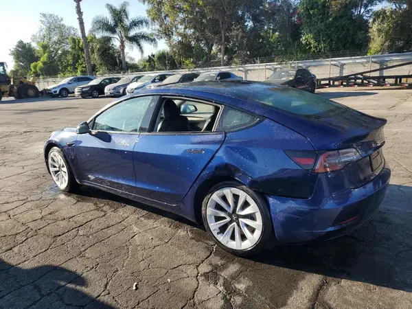 5YJ3E1EA6NF186397 2022 TESLA MODEL 3 - Image 2