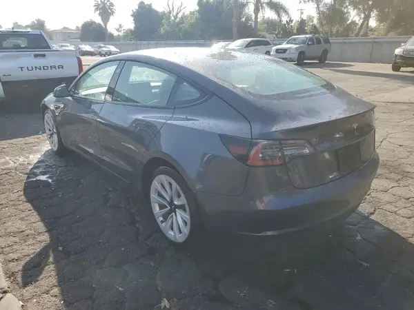 5YJ3E1EA6NF186853 2022 TESLA MODEL 3 - Image 2